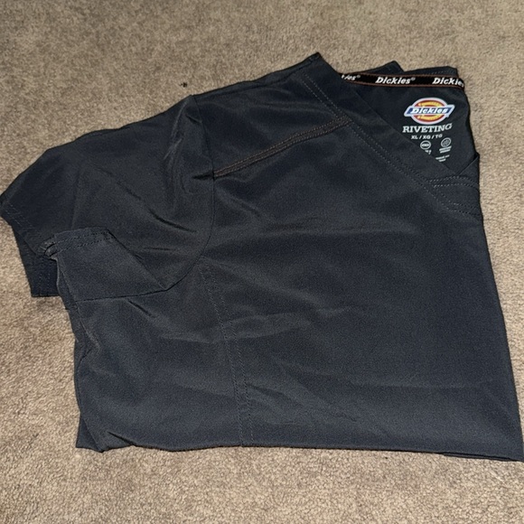 Dickies Charcoal V-Neck Scrub set - Picture 2 of 5